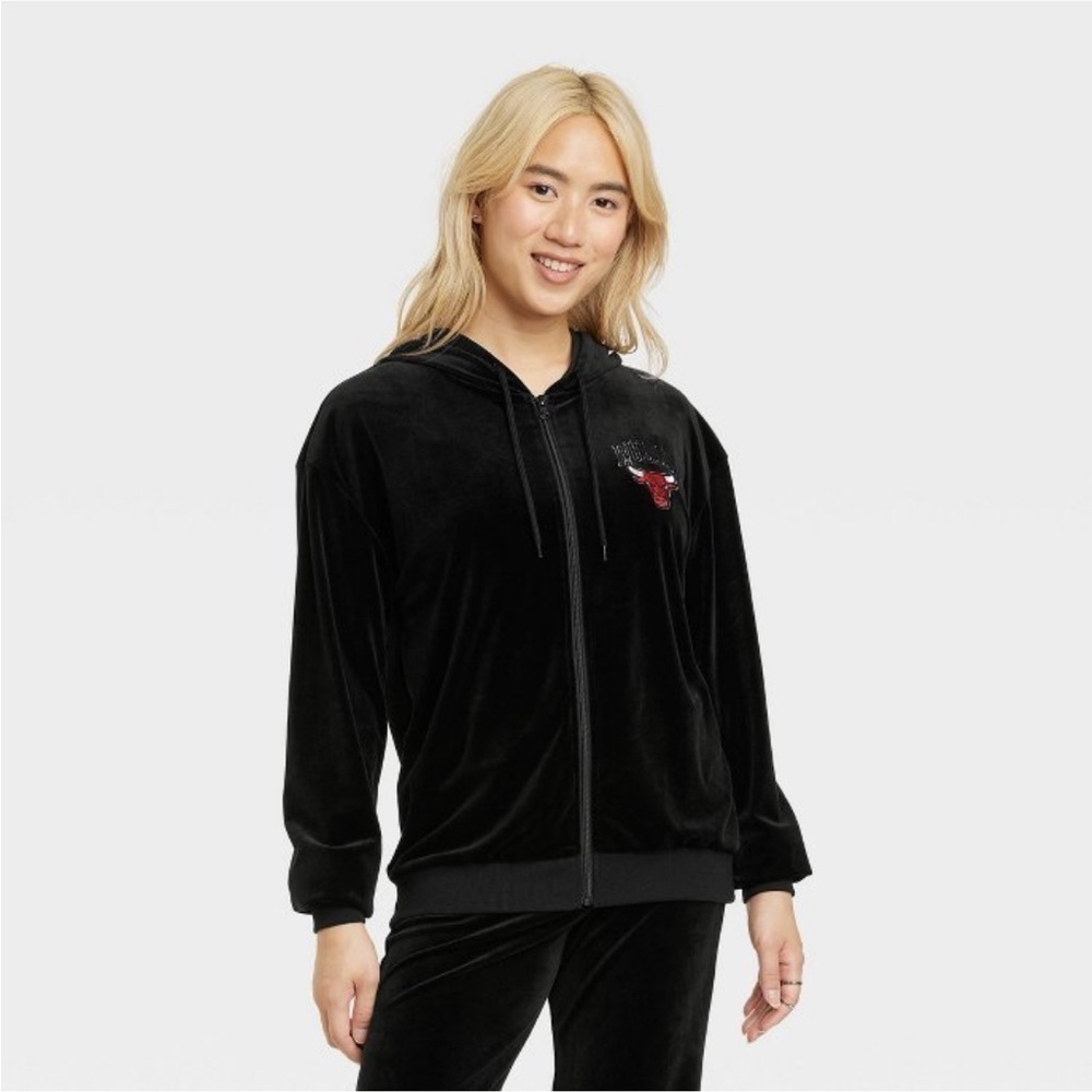 NBA Chicago bulls black velour zip up hoodie nwt